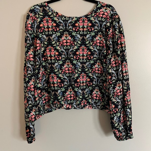 LOFT Tops - LOFT Floral Damask Print Long Sleeve Cropped Blouse Navy XL feminine career nwt